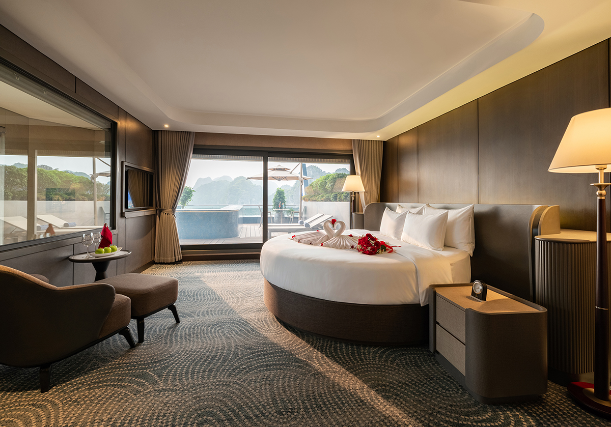 Read more about the article Royal Suite with Private Terrace & Jacuzzi Pool