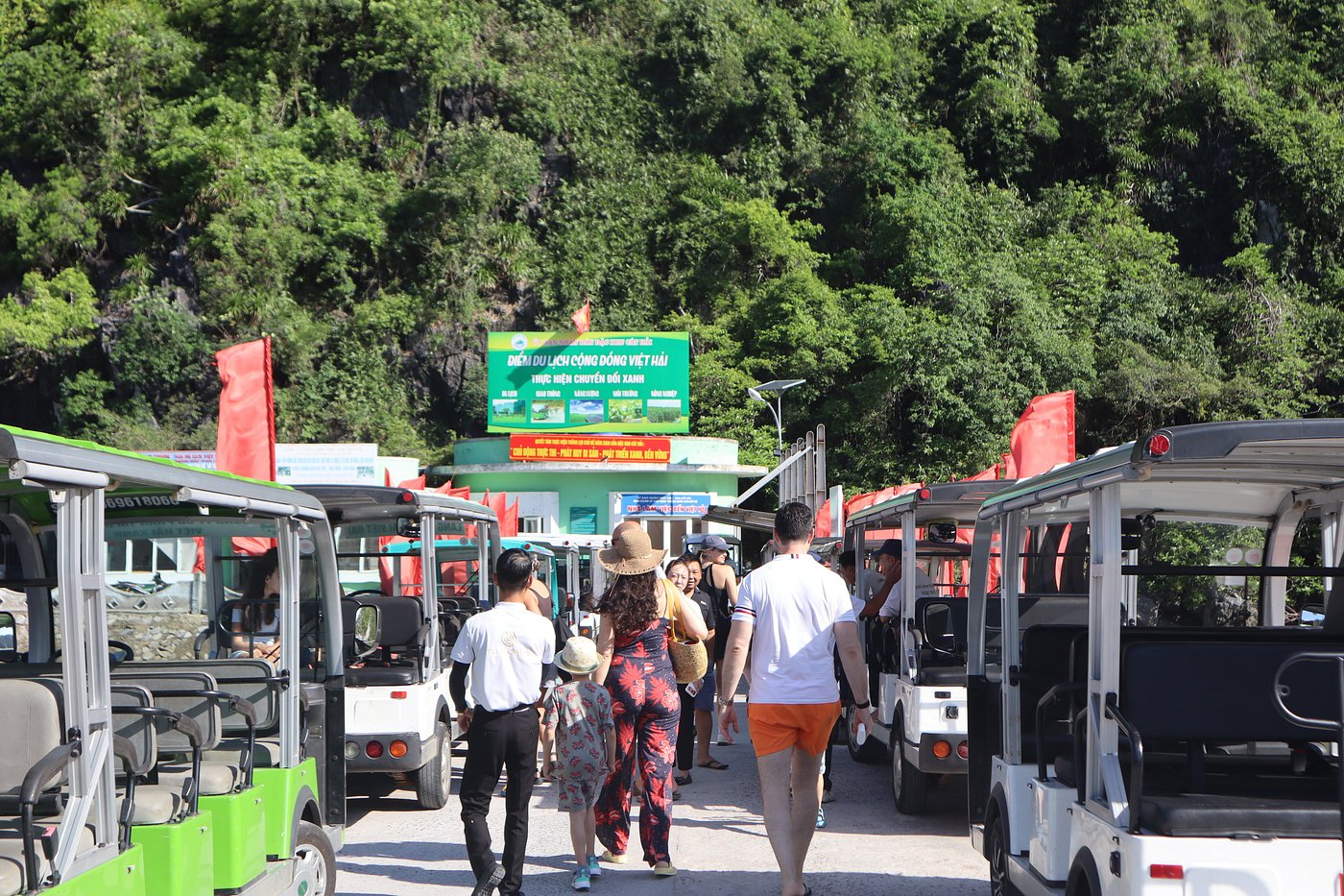 Read more about the article Quang Ninh Plans Greener Tourism Standards
